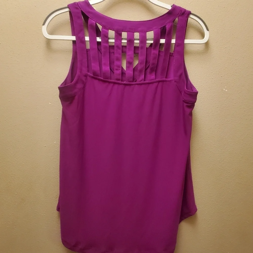 Womens size M sleeveless fuscia lightweight strappy top very cute - Picture 2 of 12